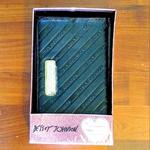 Betsey Johnson Zip Around Wallet Gift Box